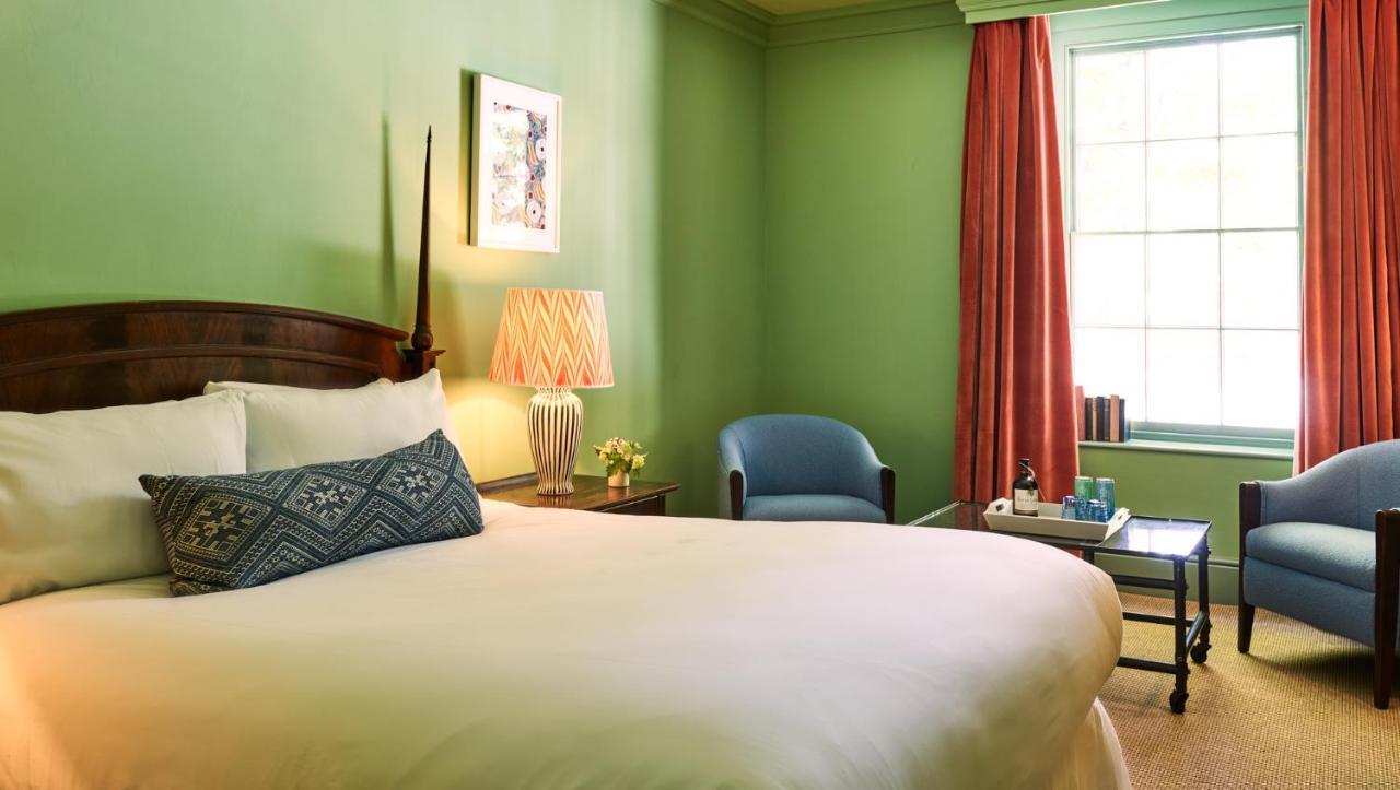 Hotel The Mitre, Hampton Court Kingston upon Thames  Exteriér fotografie A room at the Hotel Commonwealth