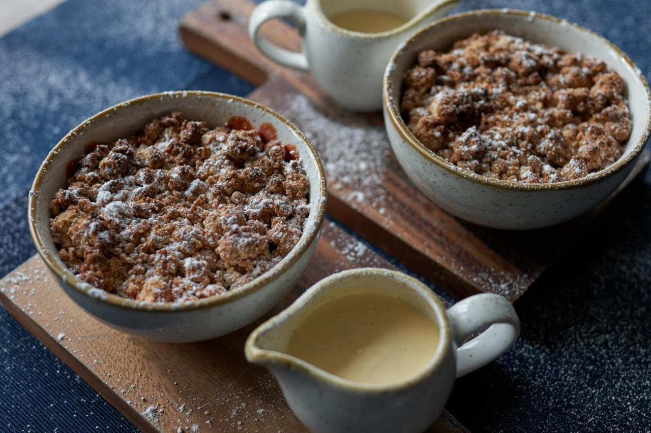 Hotel The Mitre, Hampton Court Kingston upon Thames  Exteriér fotografie Apple and plum crumble