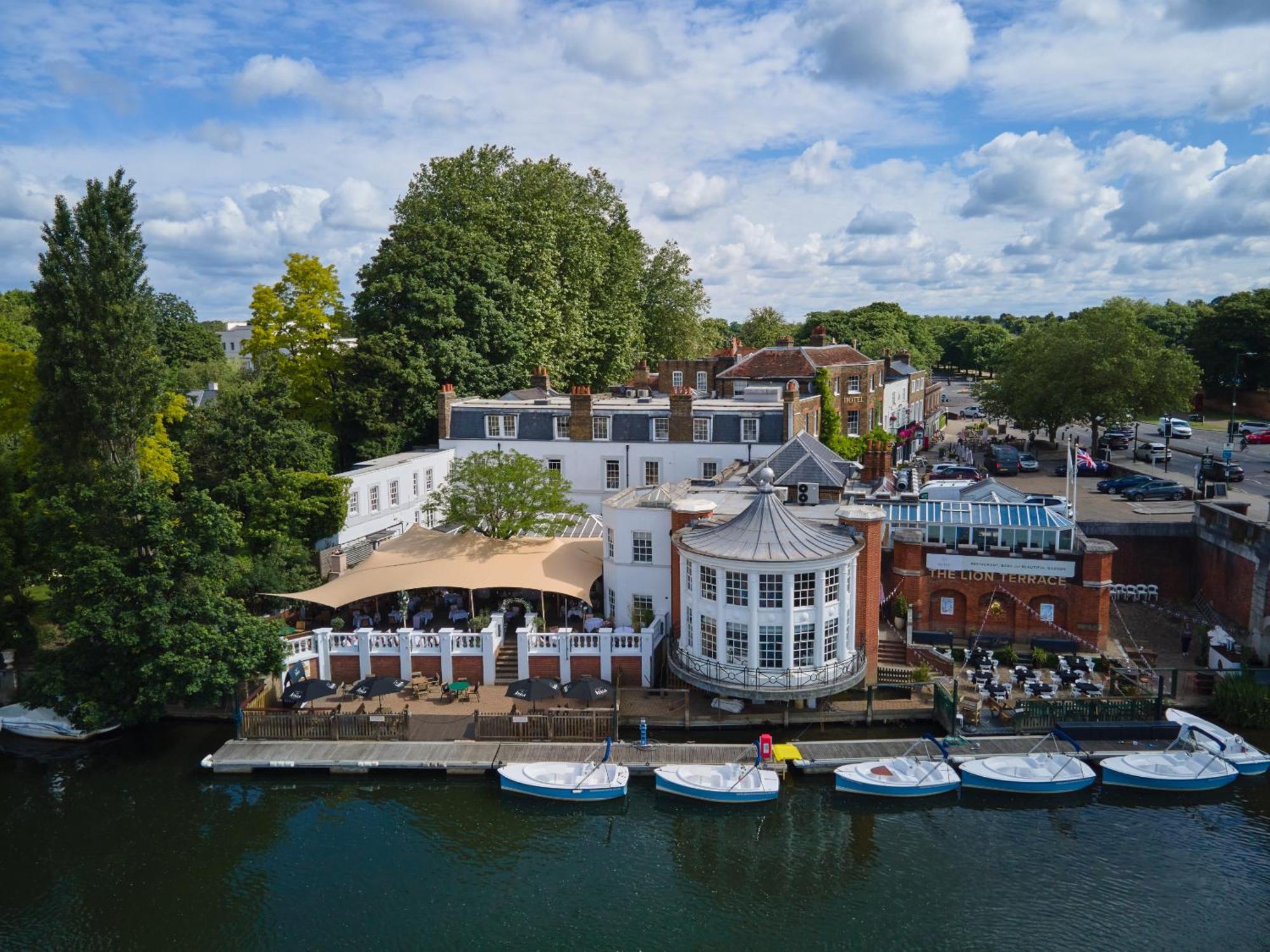 Hotel The Mitre, Hampton Court Kingston upon Thames  Exteriér fotografie The River Wey at Farnham