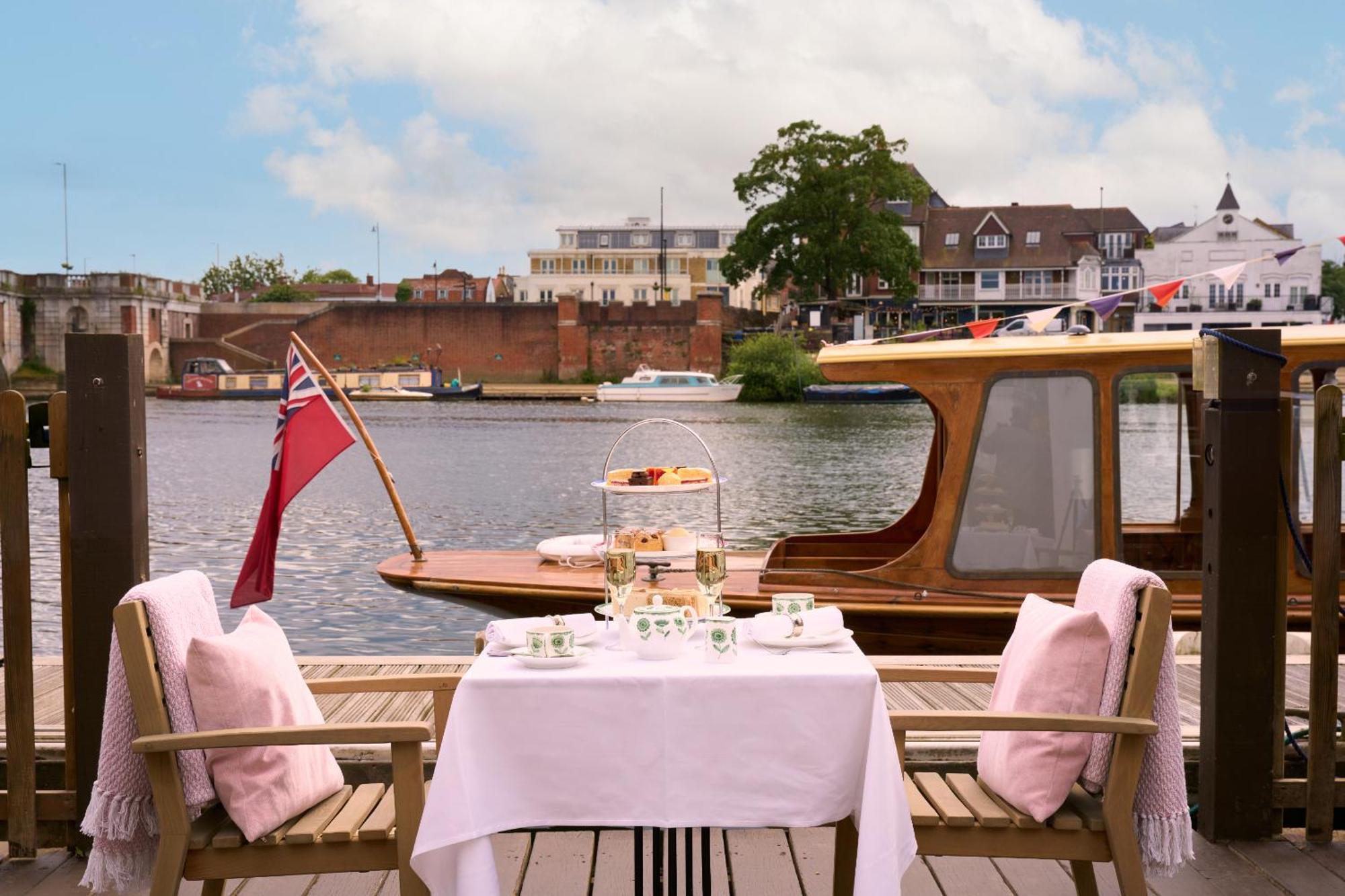 Hotel The Mitre, Hampton Court Kingston upon Thames  Exteriér fotografie The River Restaurant