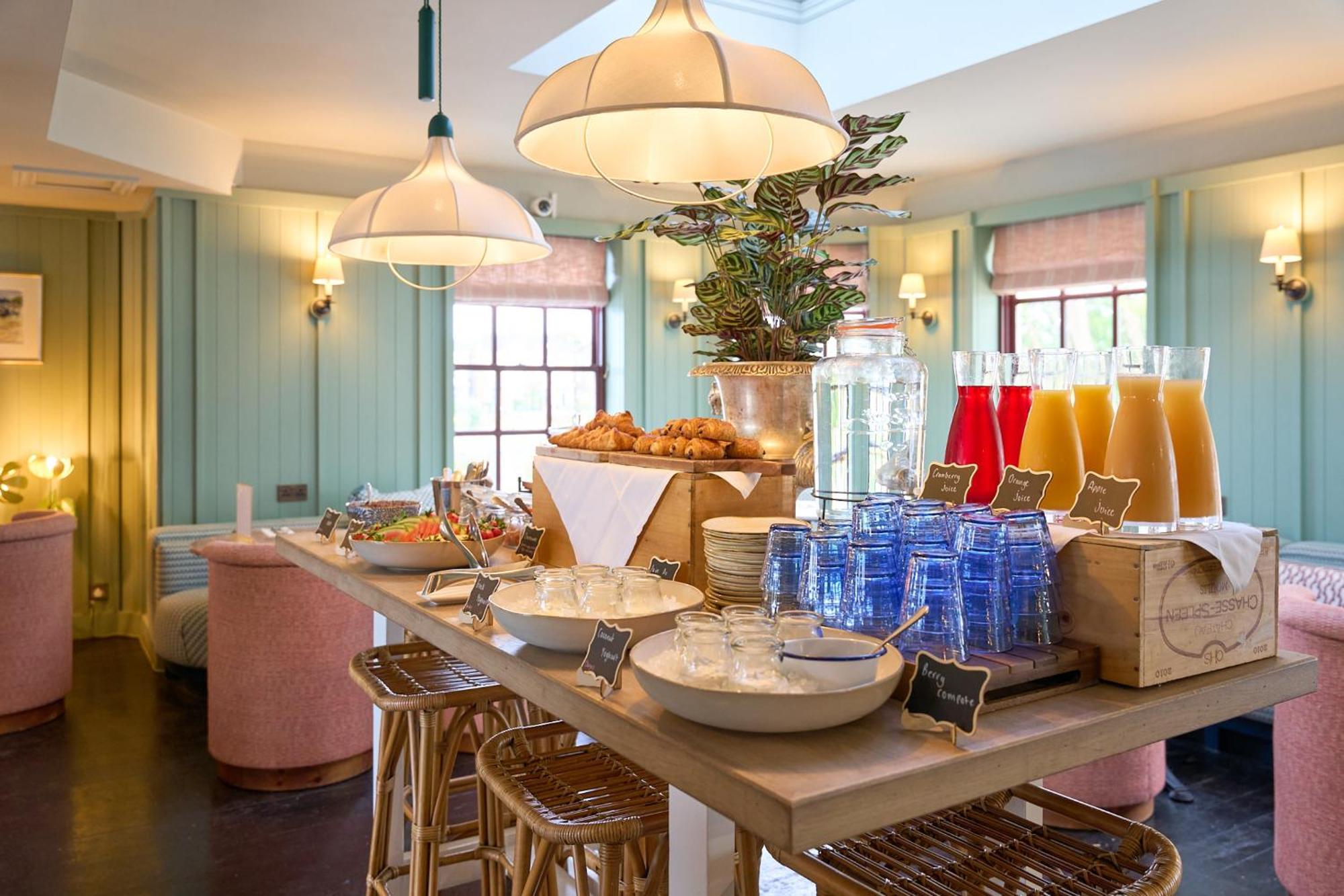 Hotel The Mitre, Hampton Court Kingston upon Thames  Exteriér fotografie The restaurant at The Ivy Temple Row